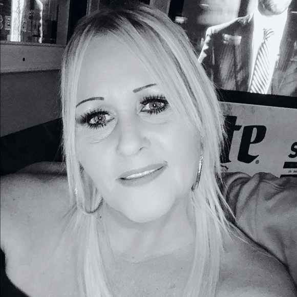 Meet your Posher, Colleen - Picture 2 of 7